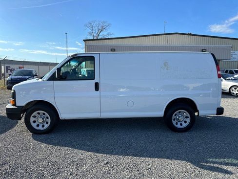 Used 2011 Chevrolet Express 1500 image 13