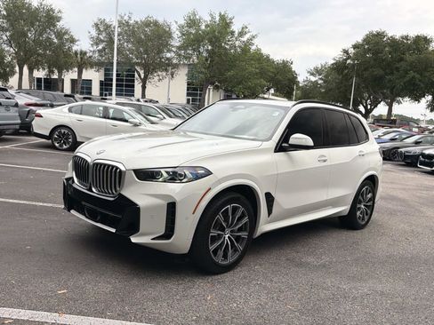 Certified 2025 BMW X5 xDrive40i w/ M Sport Package AWD/4WD image 8