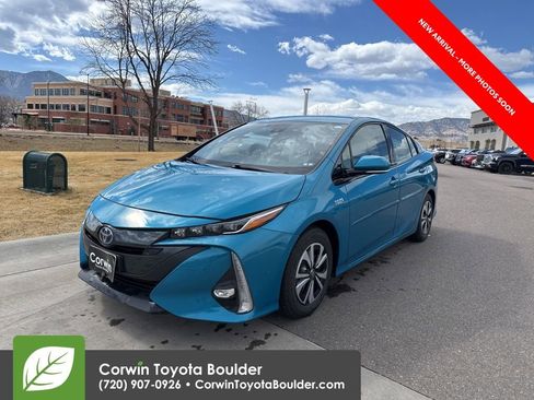 Used 2017 Toyota Prius Prime Advanced image 3