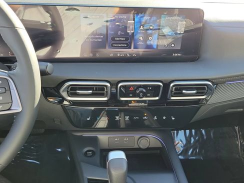 New 2026 Nissan Sentra SV w/ SV Convenience Package FWD image 9