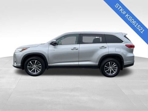 Used 2019 Toyota Highlander XLE image 4