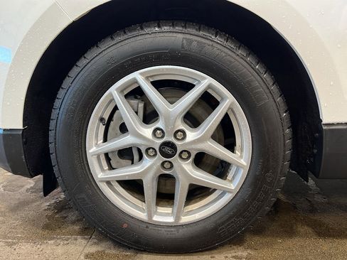 Used 2024 Ford Edge SEL w/ Convenience Package image 8