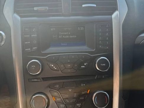 Used 2018 Ford Fusion SE FWD image 21