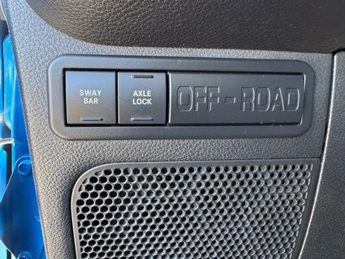 Used 2016 Jeep Wrangler Unlimited Rubicon w/ Connectivity Group image 33