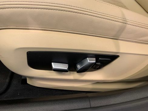 Used 2022 BMW 530i xDrive w/ Premium Package image 17