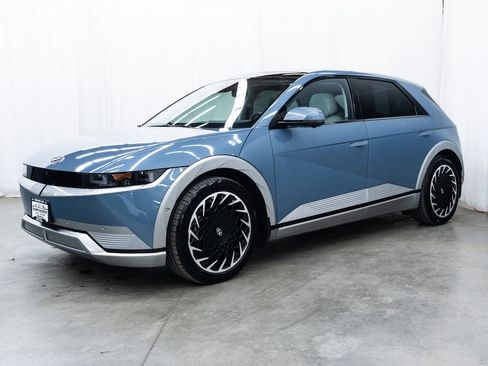 Used 2024 Hyundai Ioniq 5 Limited image 3