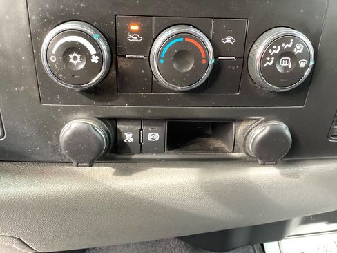 Used 2011 Chevrolet Silverado 2500 W/T image 35