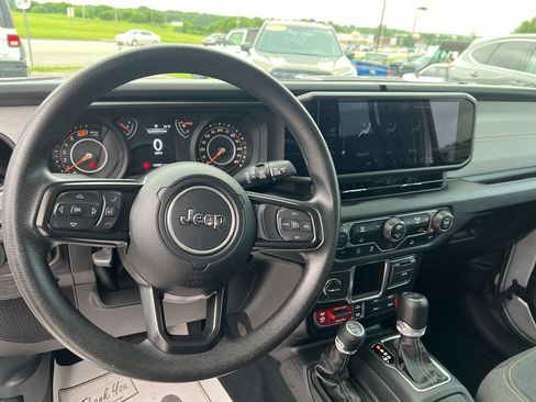 Used 2024 Jeep Wrangler Sport image 9