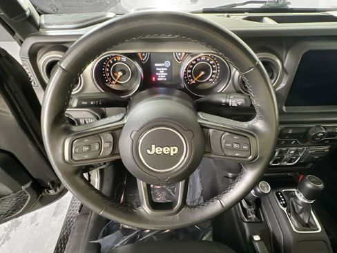 Used 2022 Jeep Gladiator Sport AWD/4WD image 11