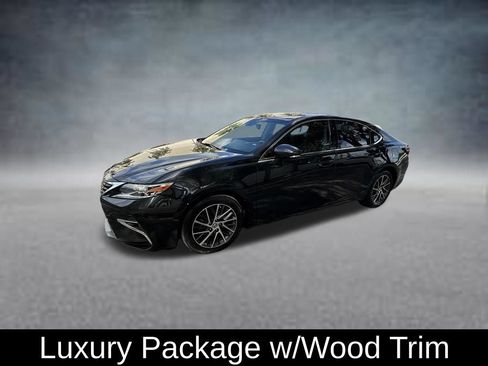 Used 2016 Lexus ES 350 w/ Luxury Package w/Wood Trim FWD image 3