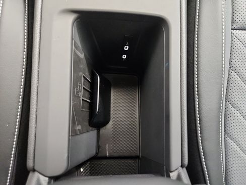New 2026 Volkswagen Tiguan SE FWD image 27