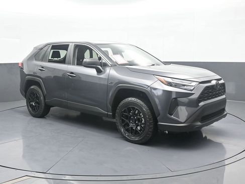 Used 2023 Toyota RAV4 LE image 8