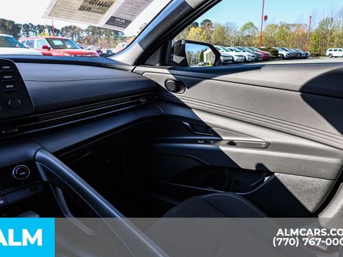 Used 2025 Hyundai Elantra Sport image 43