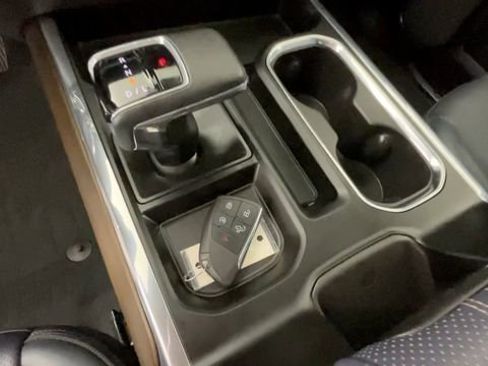 Used 2023 Chevrolet Silverado 1500 High Country w/ High Country Premium Package AWD/4WD image 27