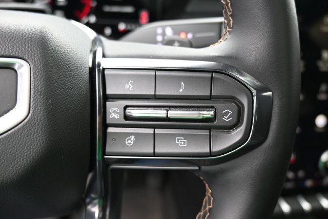 Used 2026 GMC Acadia AT4 w/ Super Cruise Package AWD/4WD image 29