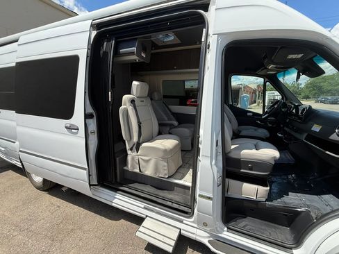 Used 2022 Mercedes-Benz Sprinter 3500 w/ Parking Package image 35