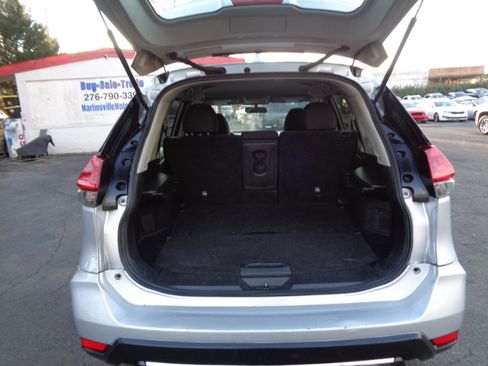 Used 2018 Nissan Rogue S FWD image 23