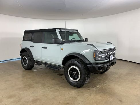 Used 2022 Ford Bronco Badlands w/ Sasquatch Package AWD/4WD image 5