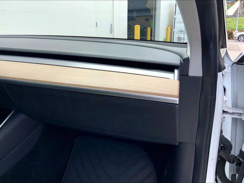 Used 2020 Tesla Model 3 Standard Range Plus RWD image 15