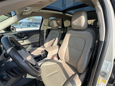 Certified 2022 Lincoln Corsair AWD w/ Premium Package image 19