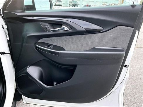 Used 2023 Chevrolet TrailBlazer LT image 12