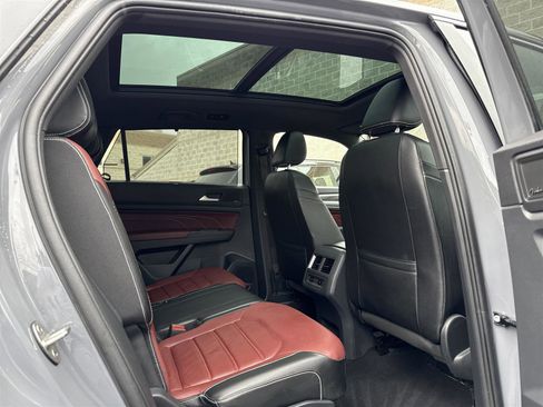 Used 2022 Volkswagen Atlas Cross Sport SEL Premium R-Line image 40