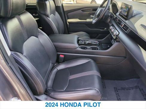 Certified 2024 Honda Pilot Touring image 25