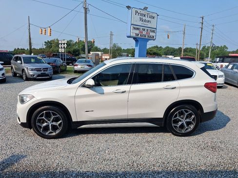 Used 2018 BMW X1 xDrive28i AWD/4WD image 2
