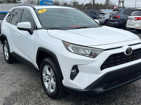 Used 2019 Toyota RAV4 XLE image 3