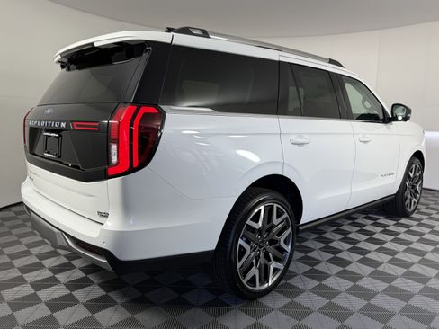 New 2026 Ford Expedition Platinum AWD/4WD image 3