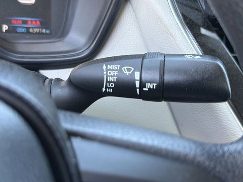 Used 2022 Toyota Corolla LE image 14