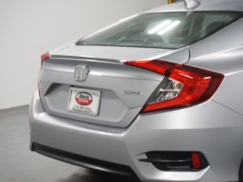 Used 2017 Honda Civic Touring image 9