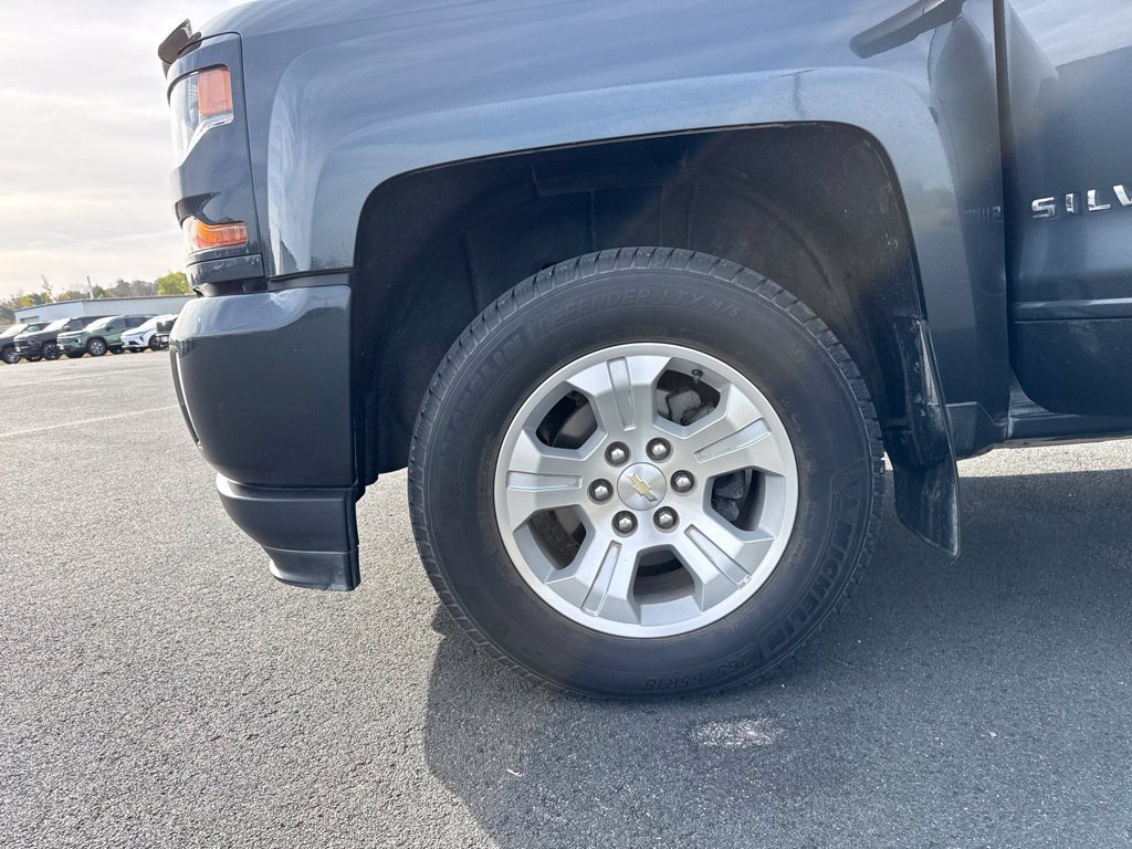 Used 2018 Chevrolet Silverado 1500 LT w/ All Star Edition AWD/4WD image 22