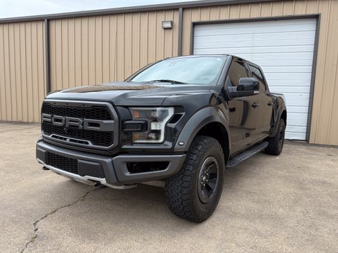 Used 2017 Ford F150 Raptor w/ Equipment Group 802A Luxury AWD/4WD image 1