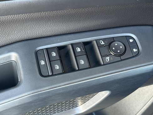 Used 2025 Nissan Pathfinder Rock Creek AWD/4WD image 11