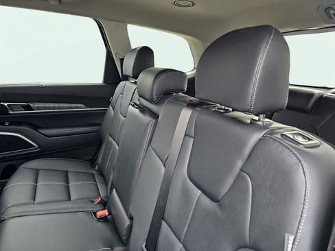 Certified 2025 Kia Telluride EX image 24