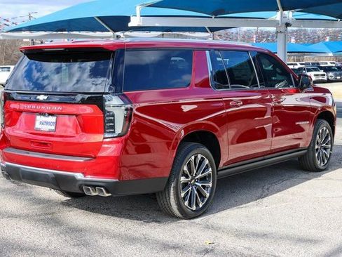New 2026 Chevrolet Suburban High Country AWD/4WD image 3