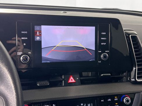 Used 2023 Kia Sportage LX AWD/4WD image 13