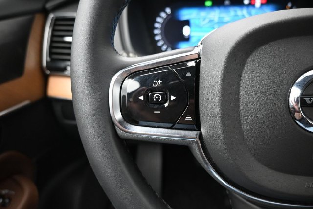 Used 2024 Volvo XC90 B6 Plus w/ Protection Package Premier AWD/4WD image 20