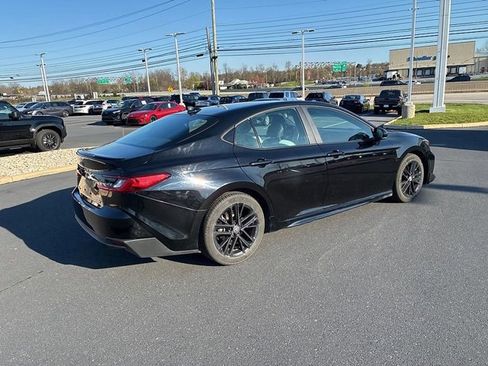 Certified 2025 Toyota Camry SE image 6
