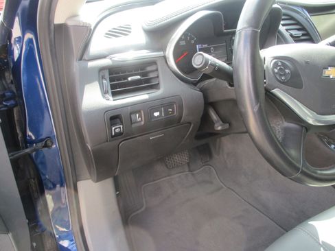Used 2014 Chevrolet Impala LT w/ Convenience Package image 23