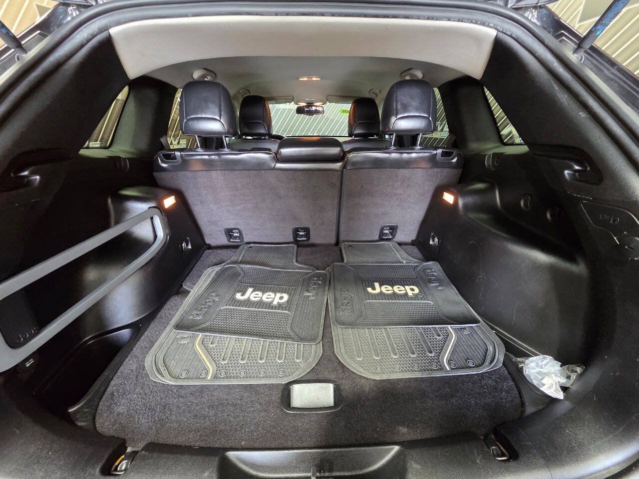 Used 2016 Jeep Cherokee Limited AWD/4WD image 30