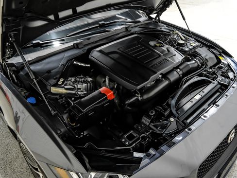 Used 2019 Jaguar XE R-Sport AWD/4WD image 62