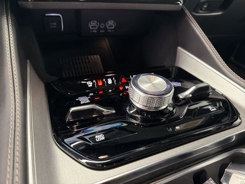 New 2026 Jeep Grand Wagoneer Limited AWD/4WD image 28