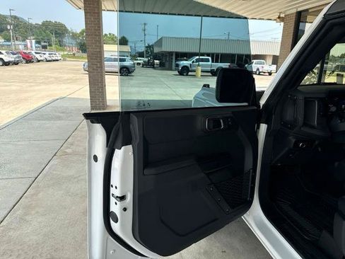 Certified 2025 Ford Bronco 4-Door AWD/4WD image 12