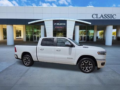 Used 2025 RAM 1500 Laramie AWD/4WD image 9