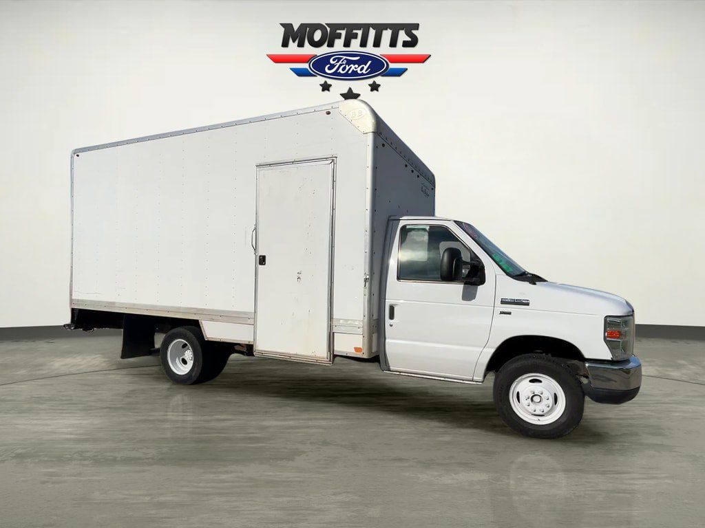 Used 2015 Ford E-350 and Econoline 350 Super Duty RWD image 6