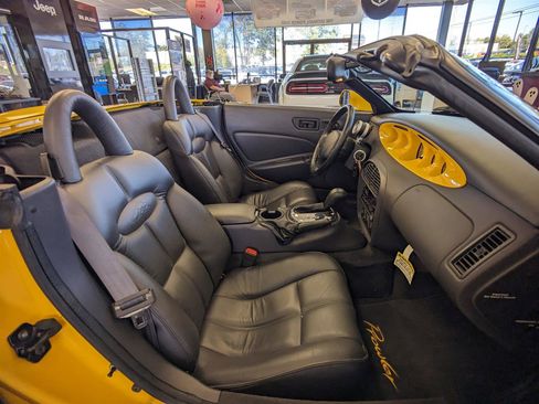Used 2002 Chrysler Prowler RWD image 11