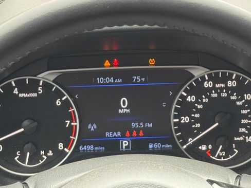Used 2024 Nissan Altima 2.5 SR FWD image 14