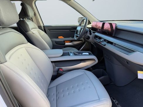 New 2026 Kia EV9 Wind image 15